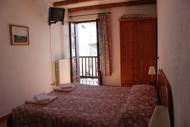 Aalts Dorf Hotel Riale  Luaran gambar
